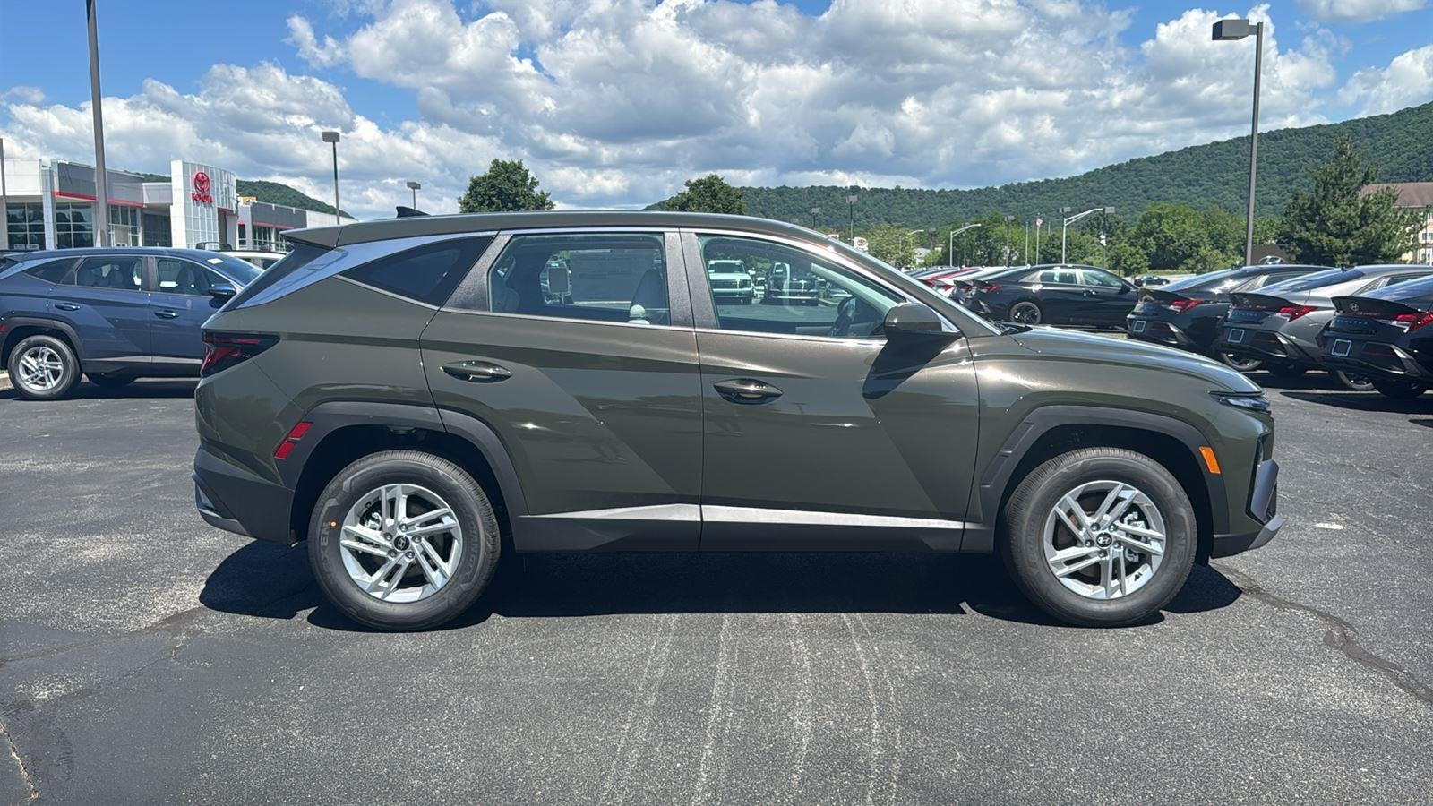 2026 Hyundai TUCSON SE