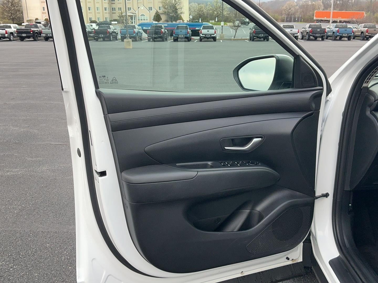 2025 Hyundai TUCSON SE