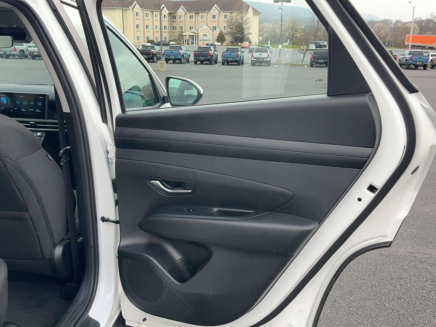 2025 Hyundai TUCSON SE