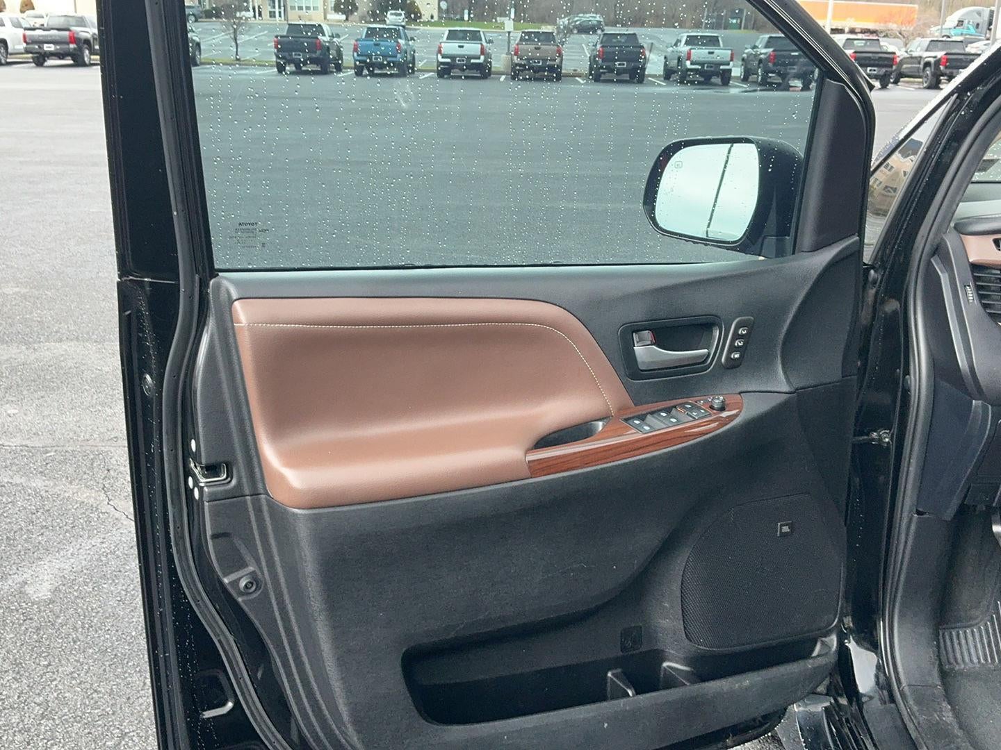 2020 Toyota Sienna Limited Premium