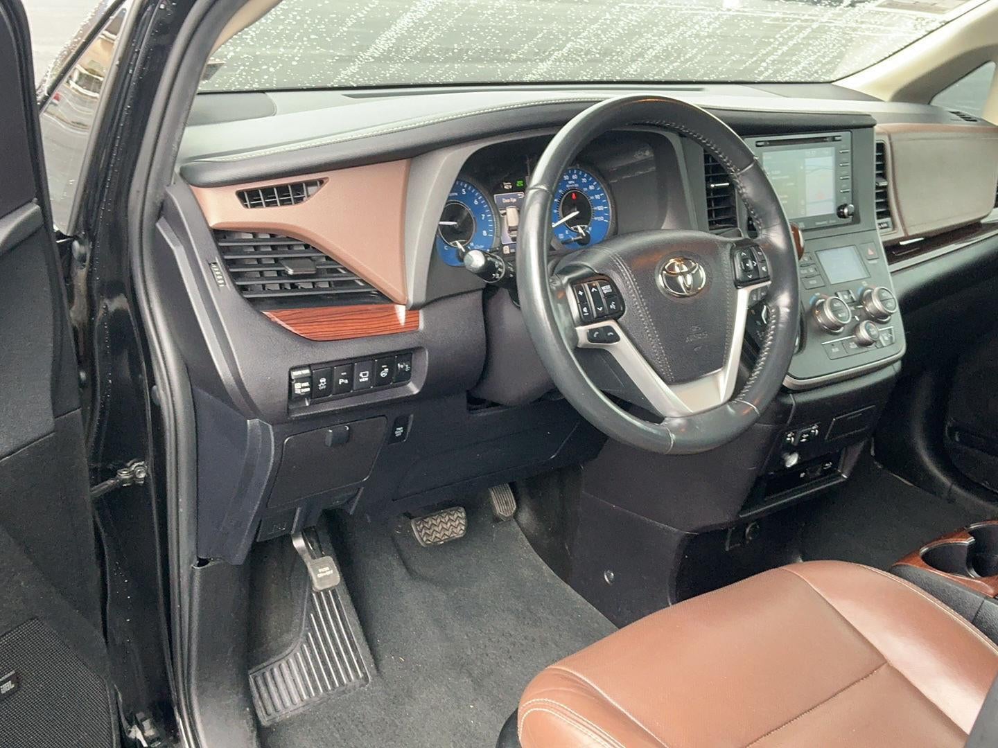 2020 Toyota Sienna Limited Premium