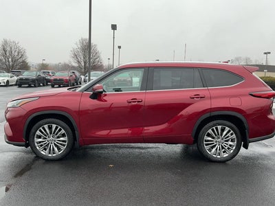 2022 Toyota Highlander Platinum
