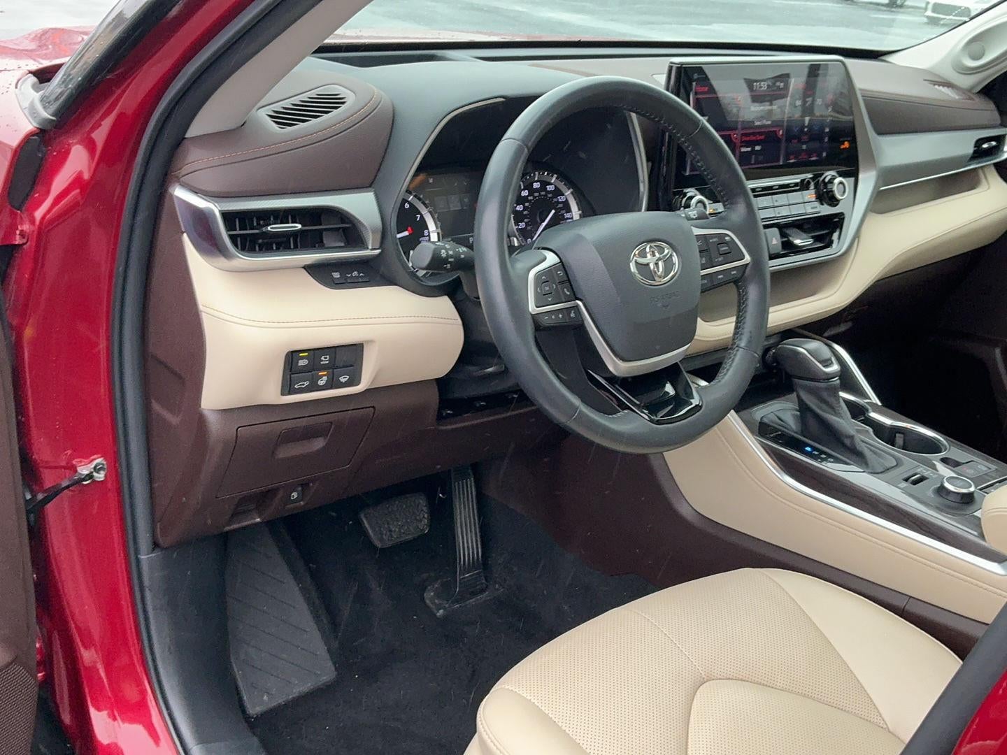 2022 Toyota Highlander Platinum