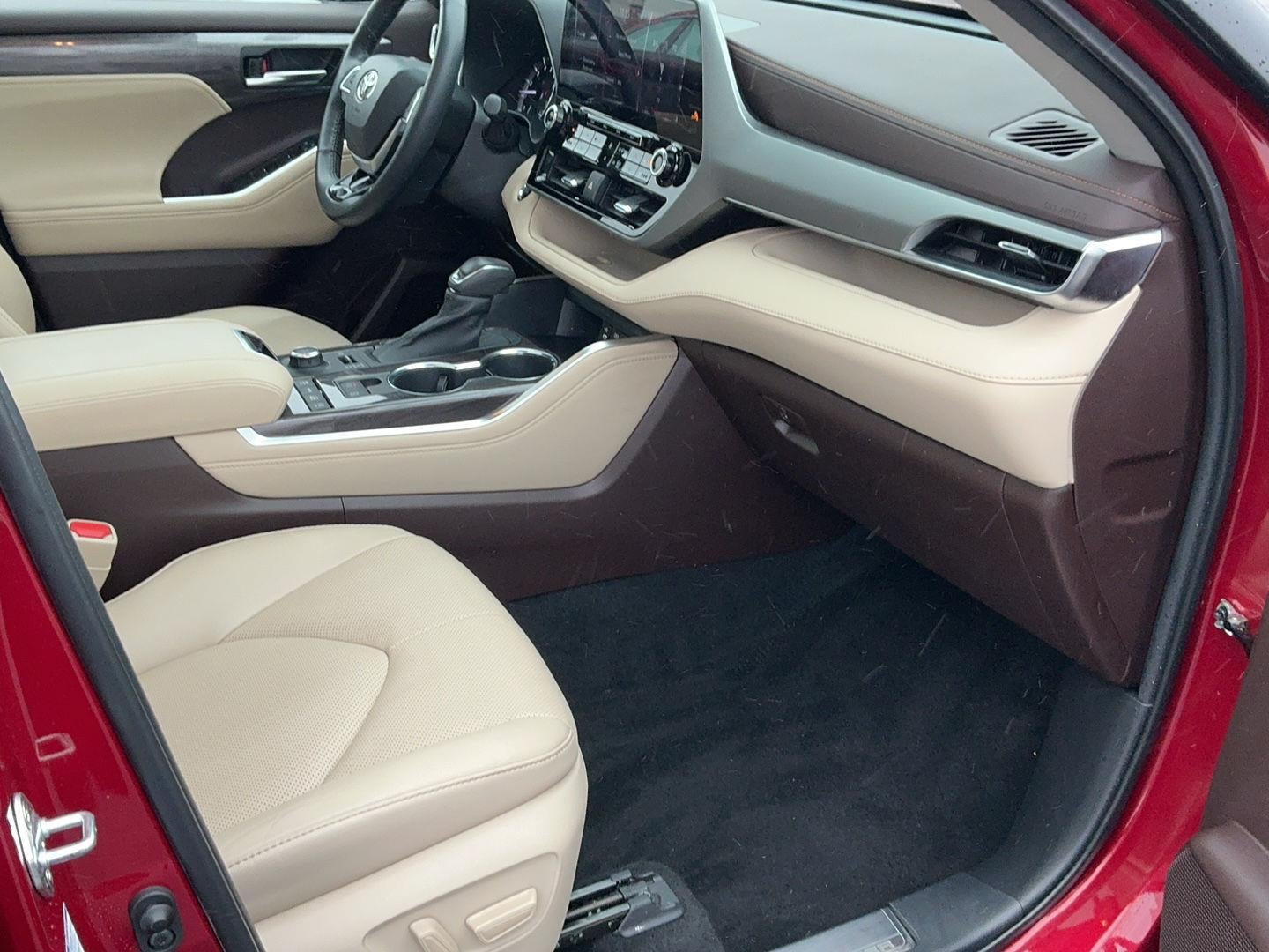 2022 Toyota Highlander Platinum