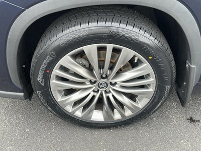 2022 Toyota Highlander Platinum