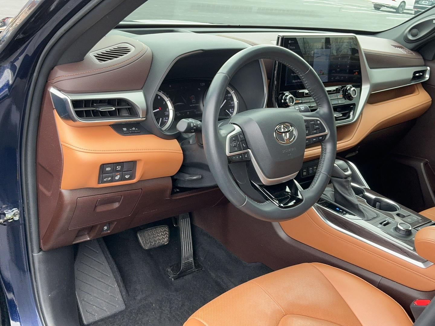 2022 Toyota Highlander Platinum