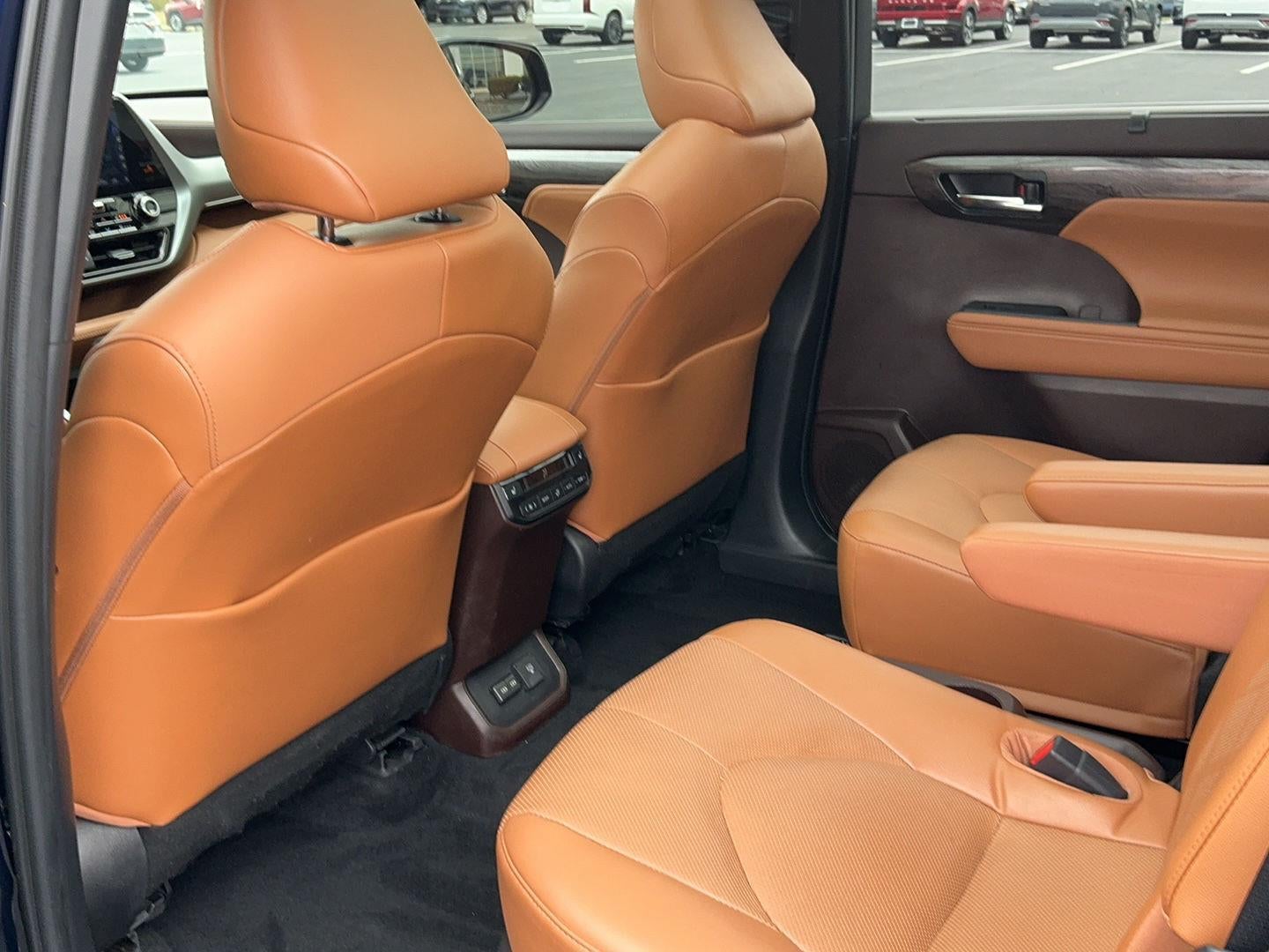 2022 Toyota Highlander Platinum