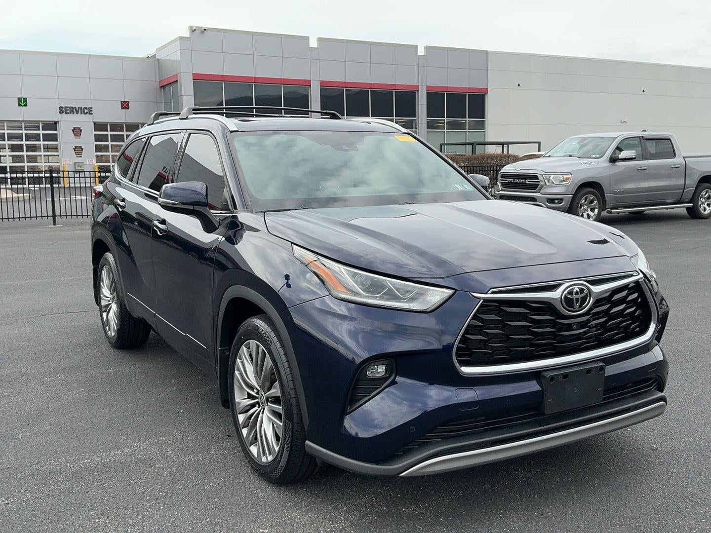 2022 Toyota Highlander Platinum