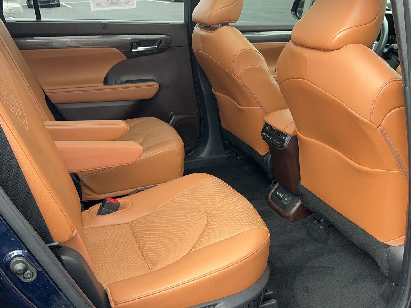 2022 Toyota Highlander Platinum