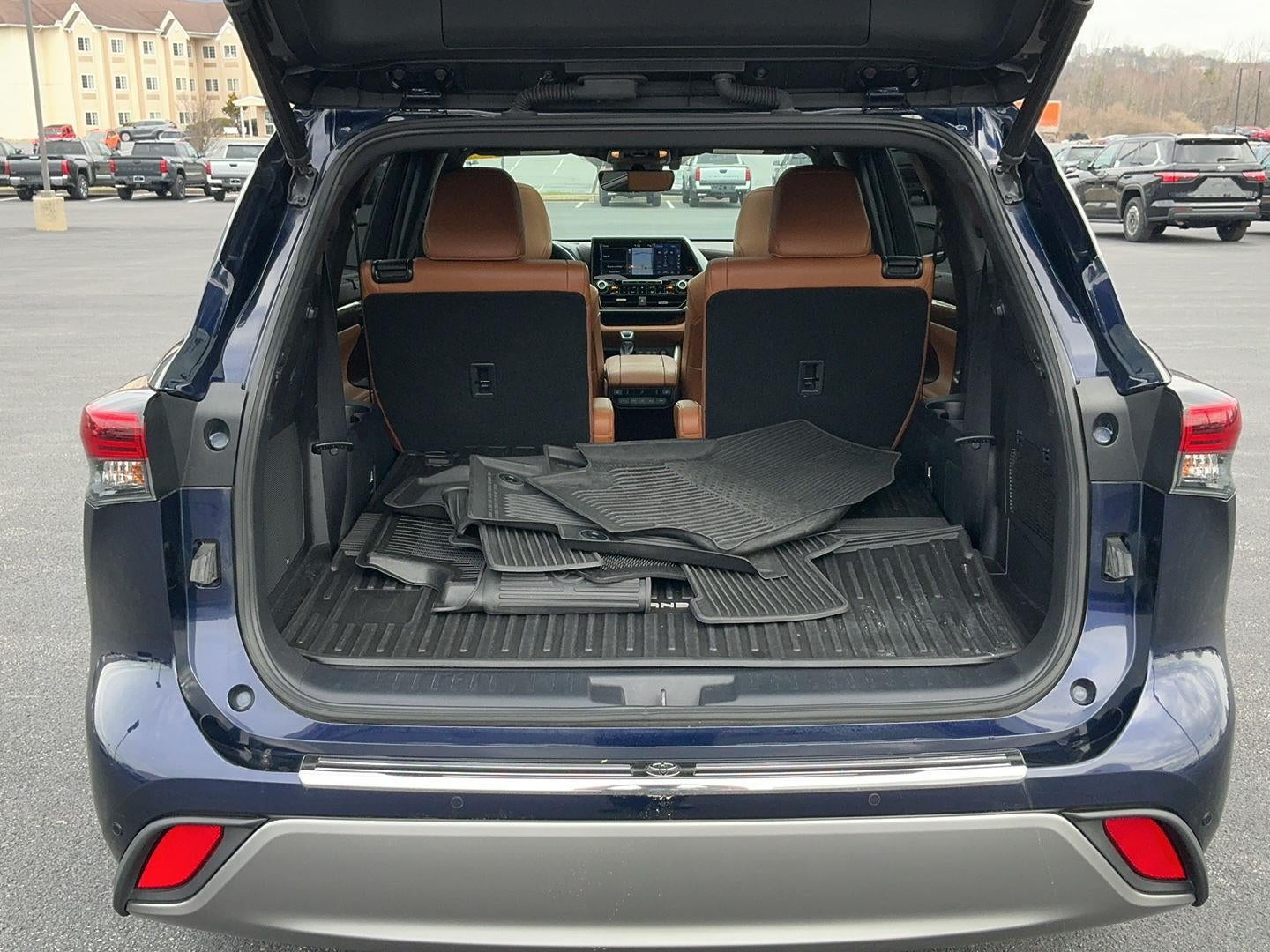 2022 Toyota Highlander Platinum