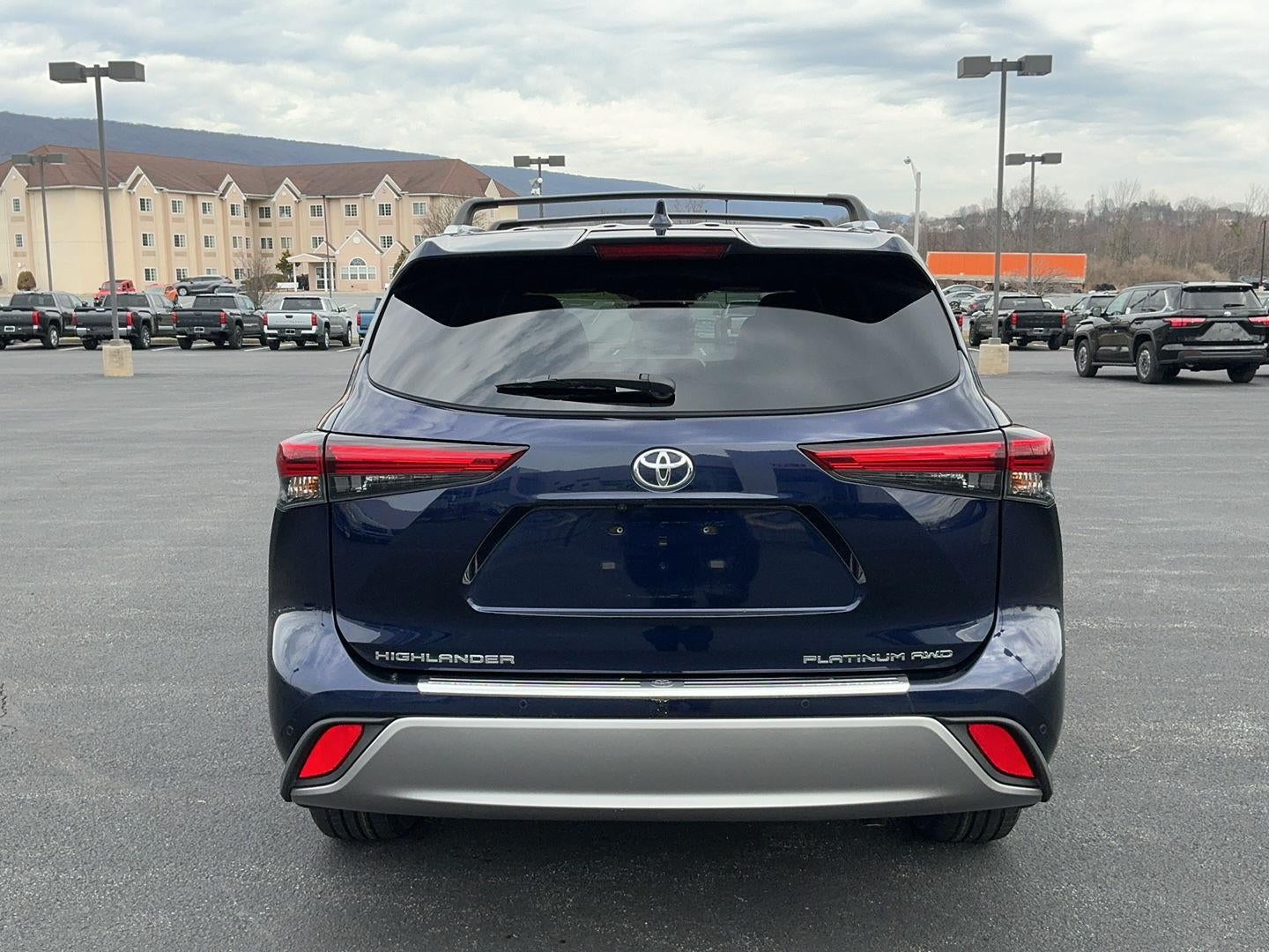 2022 Toyota Highlander Platinum