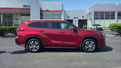 2022 Toyota Highlander Hybrid XLE