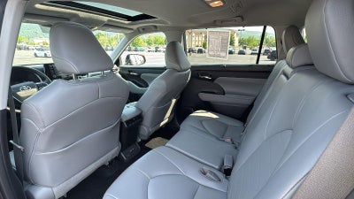2022 Toyota Highlander Hybrid XLE