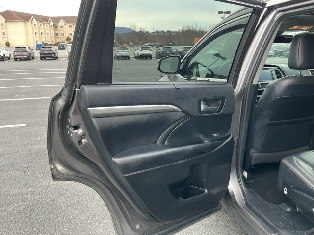 2019 Toyota Highlander SE