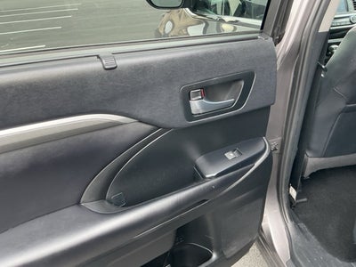 2019 Toyota Highlander SE