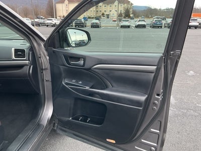 2019 Toyota Highlander SE