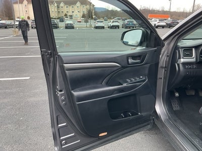 2019 Toyota Highlander SE