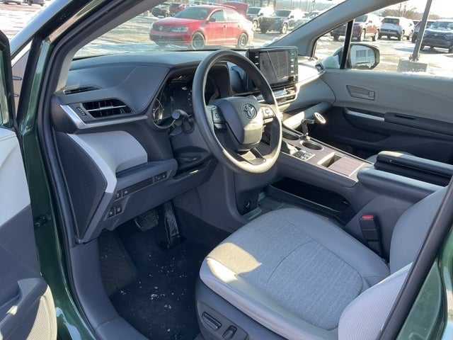 2024 Toyota Sienna LE 8 Passenger