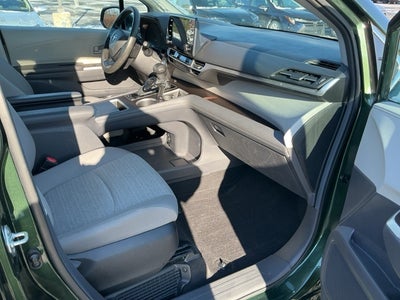 2024 Toyota Sienna LE 8 Passenger