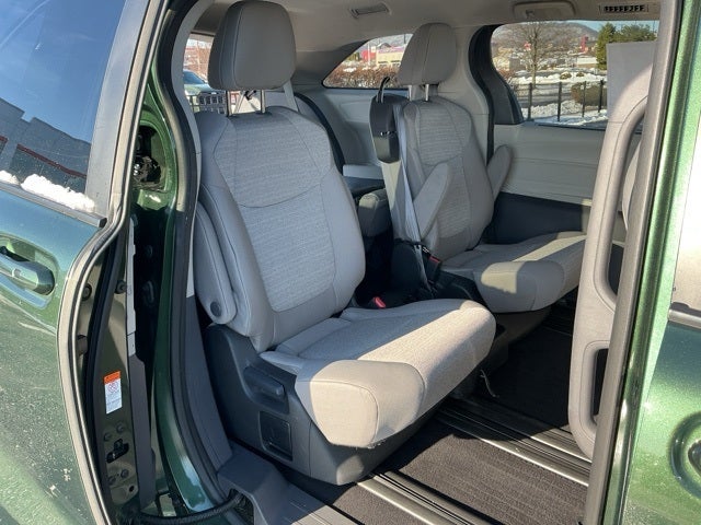 2024 Toyota Sienna LE 8 Passenger
