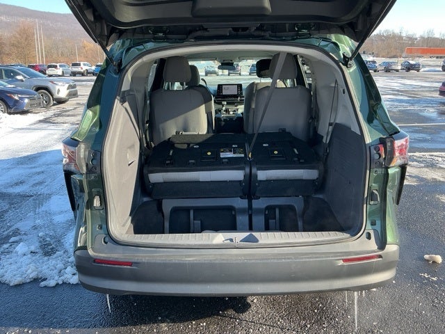 2024 Toyota Sienna LE 8 Passenger