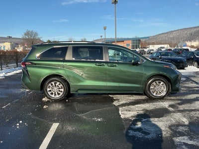 2024 Toyota Sienna LE 8 Passenger