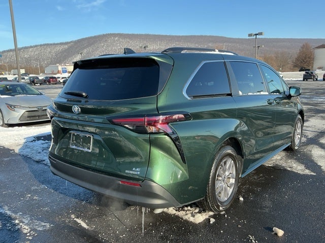 2024 Toyota Sienna LE 8 Passenger