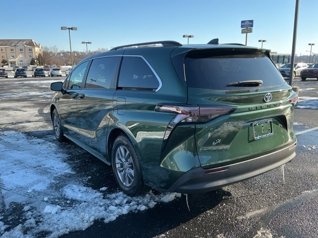 2024 Toyota Sienna LE 8 Passenger