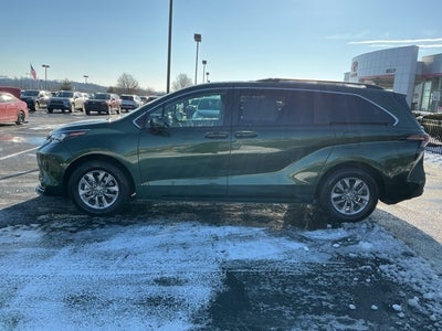 2024 Toyota Sienna LE 8 Passenger