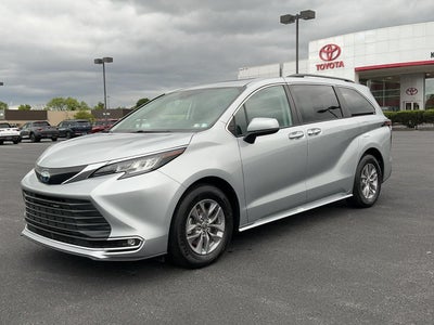 2022 Toyota Sienna XLE