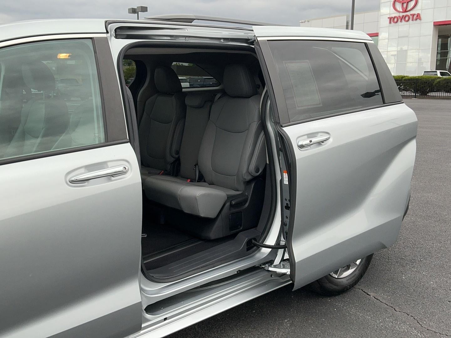 2022 Toyota Sienna XLE