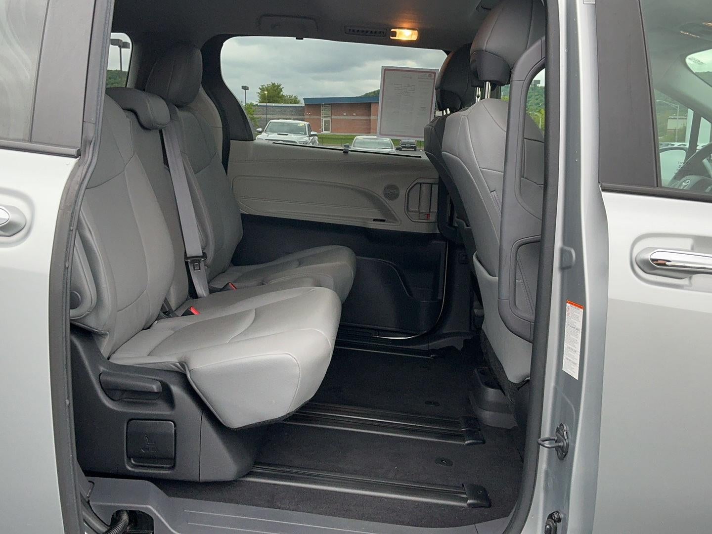 2022 Toyota Sienna XLE