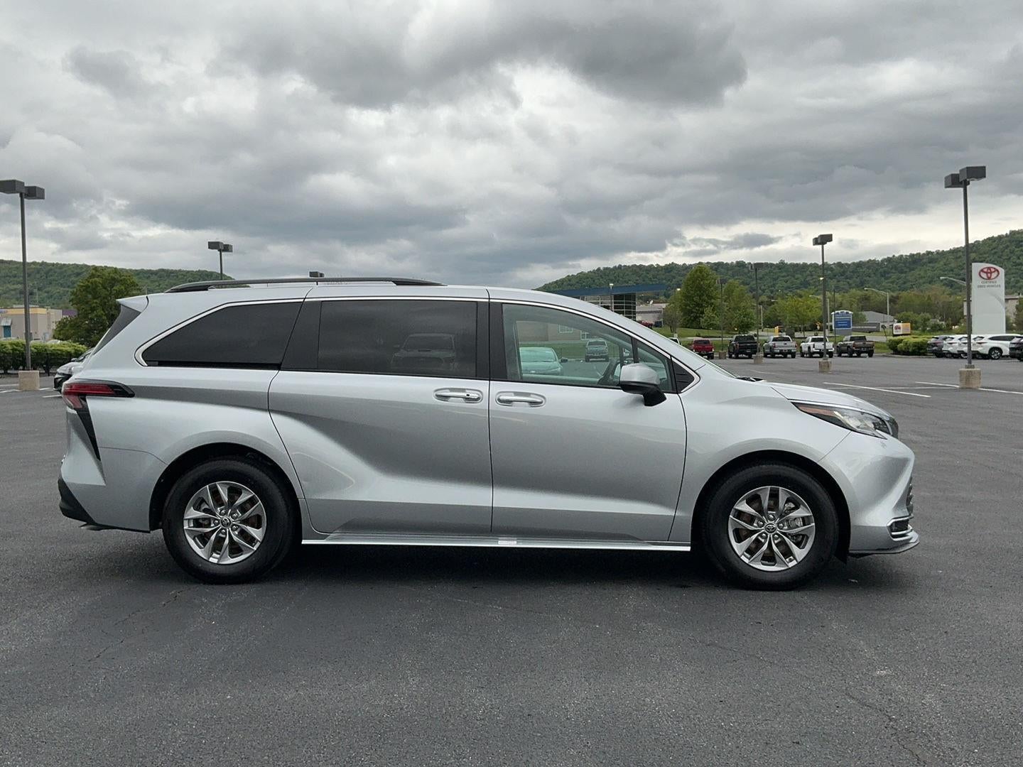 2022 Toyota Sienna XLE