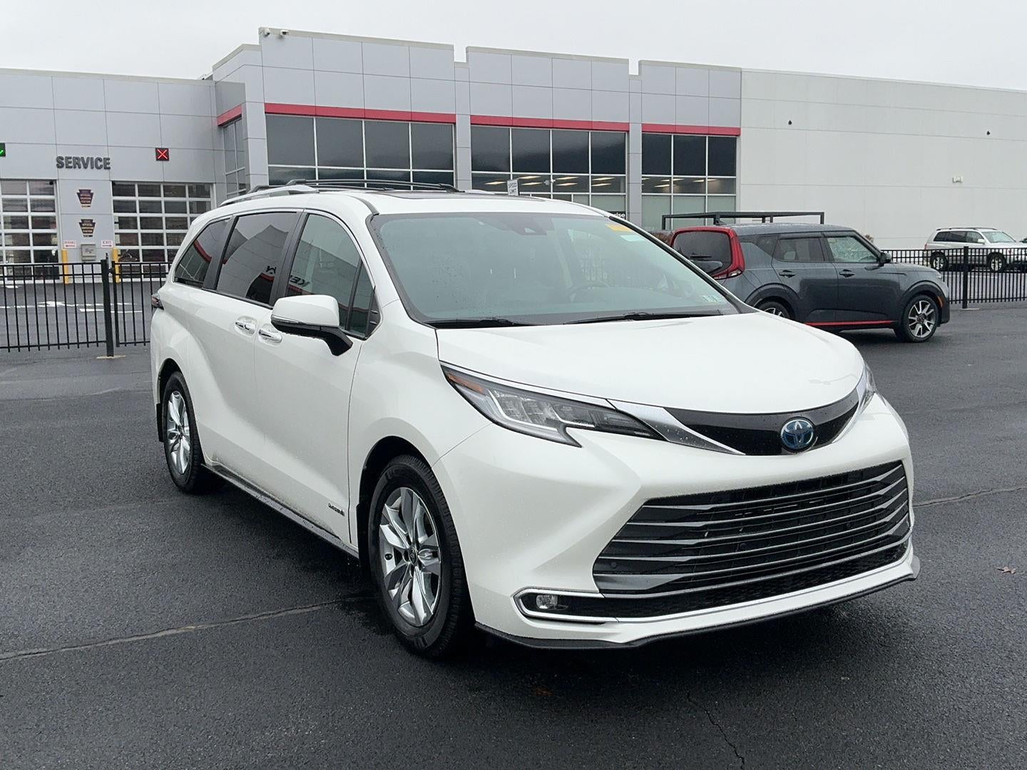 2021 Toyota Sienna Limited 7-Passenger