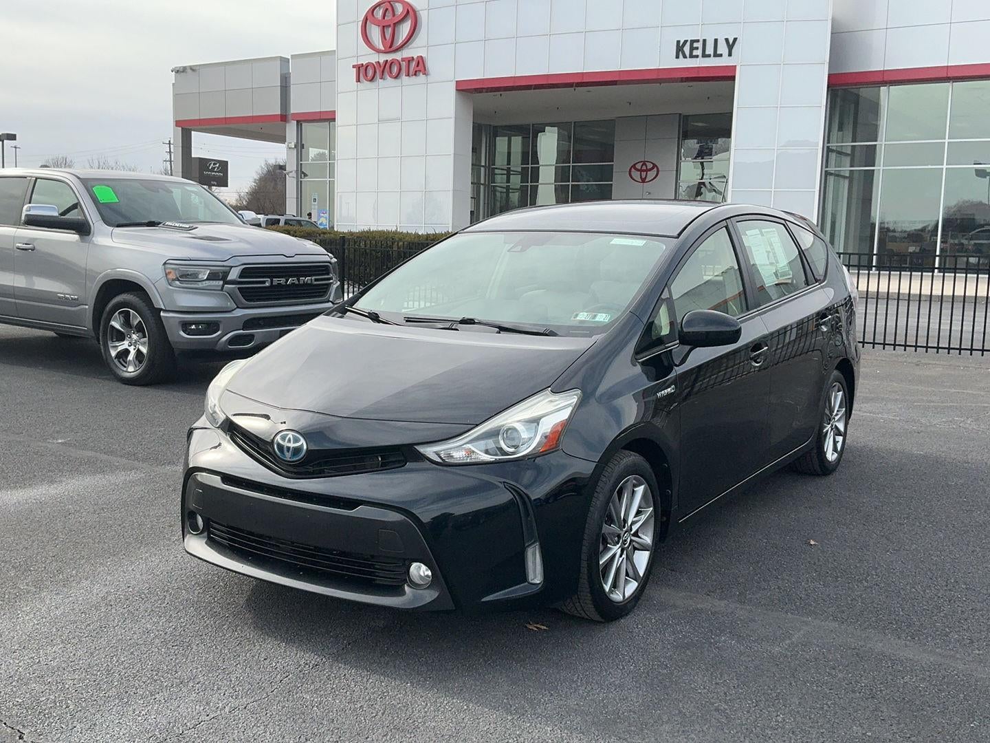 2015 Toyota Prius v Five