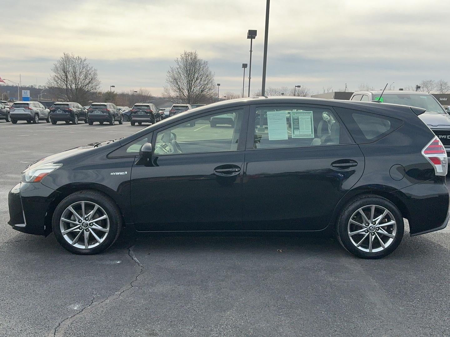 2015 Toyota Prius v Five