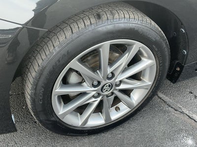 2015 Toyota Prius v Five