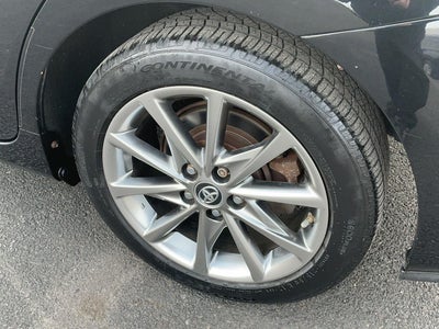 2015 Toyota Prius v Five