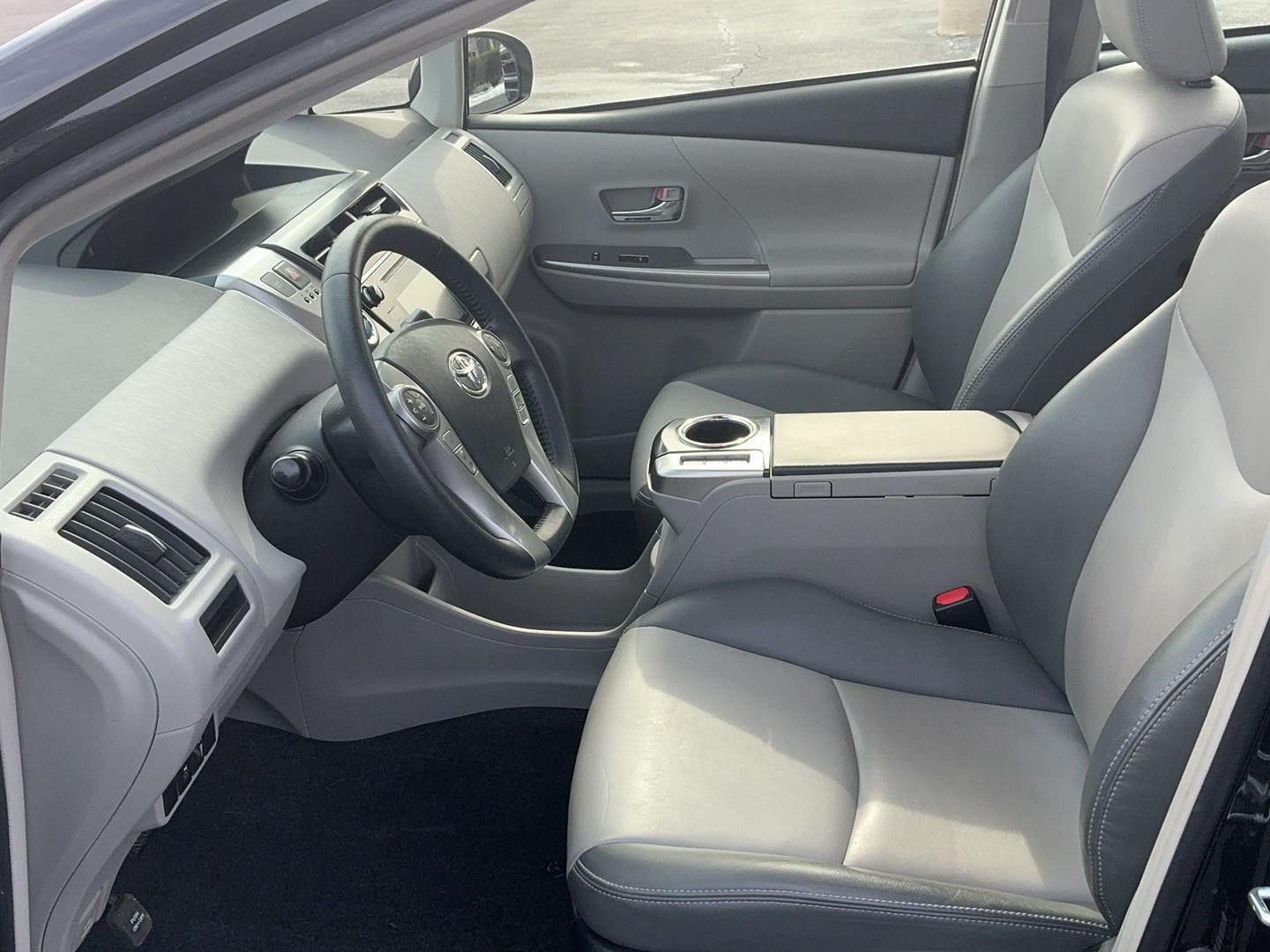 2015 Toyota Prius v Five