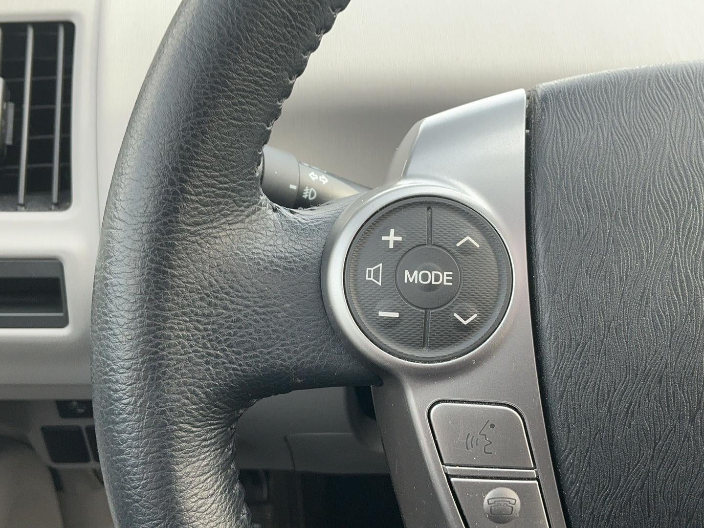 2015 Toyota Prius v Five