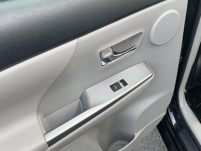 2015 Toyota Prius v Five