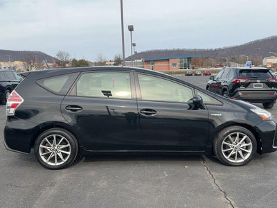 2015 Toyota Prius v Five