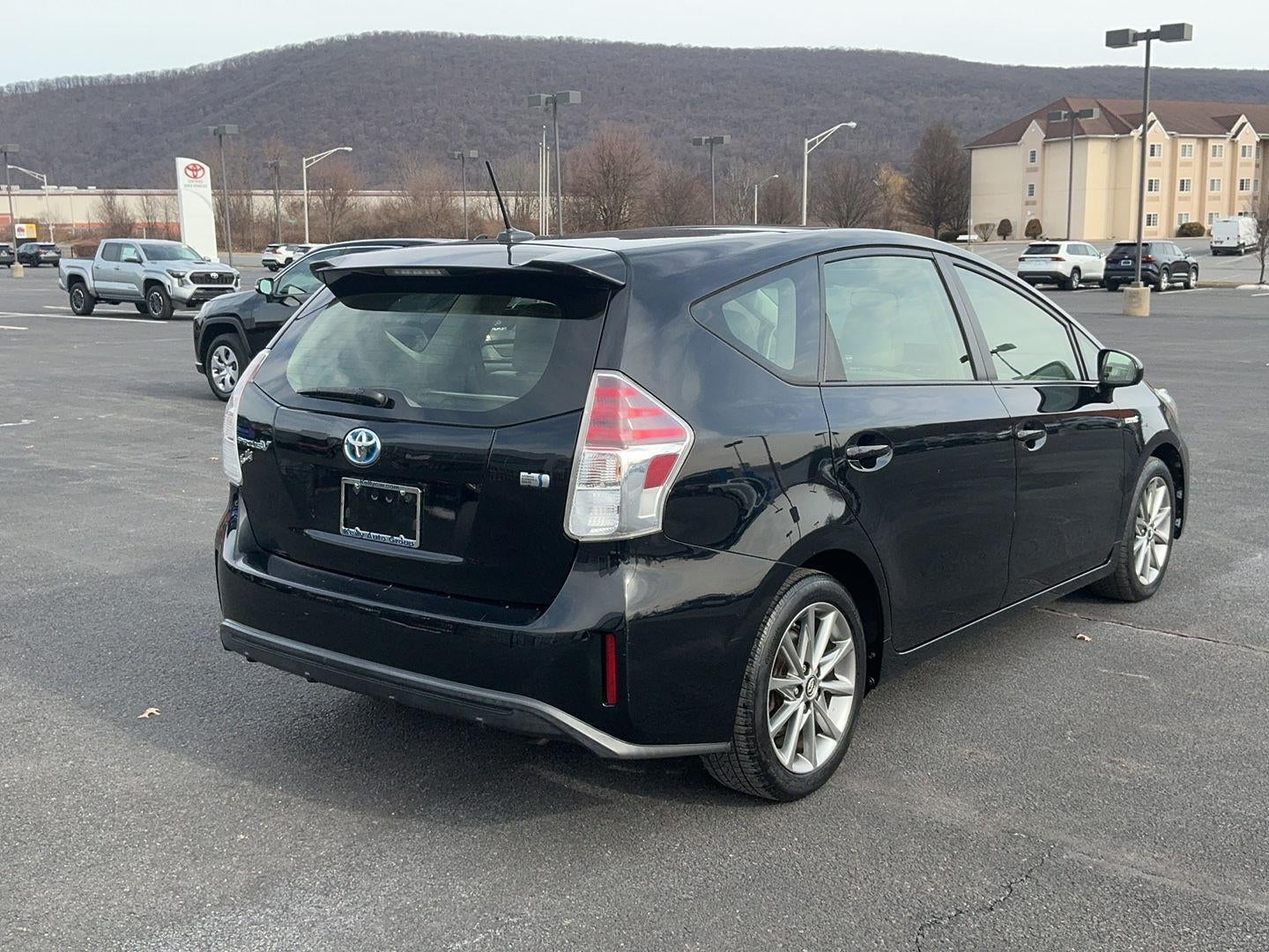 2015 Toyota Prius v Five