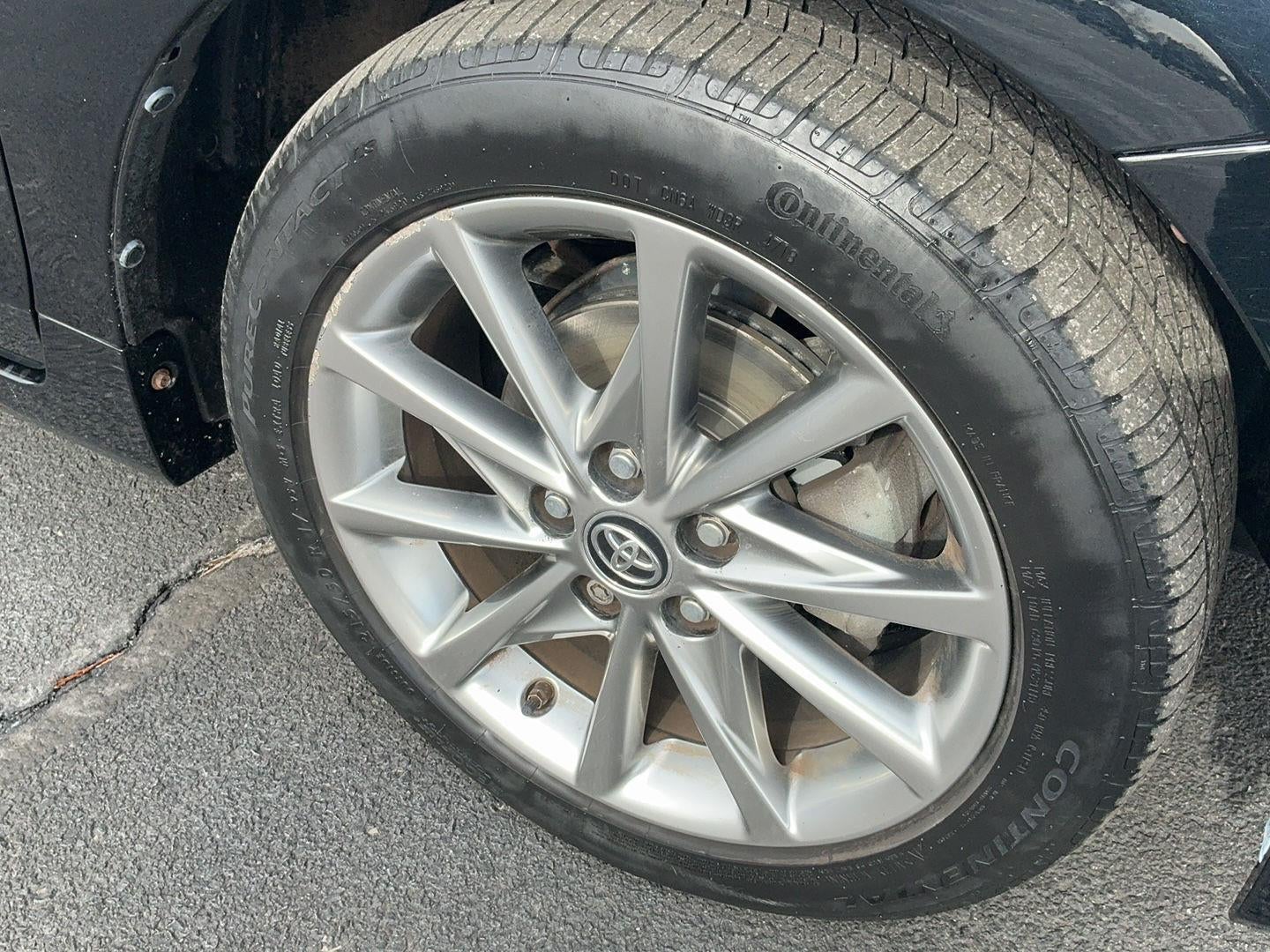 2015 Toyota Prius v Five