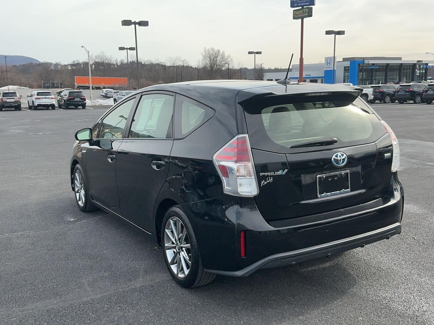 2015 Toyota Prius v Five