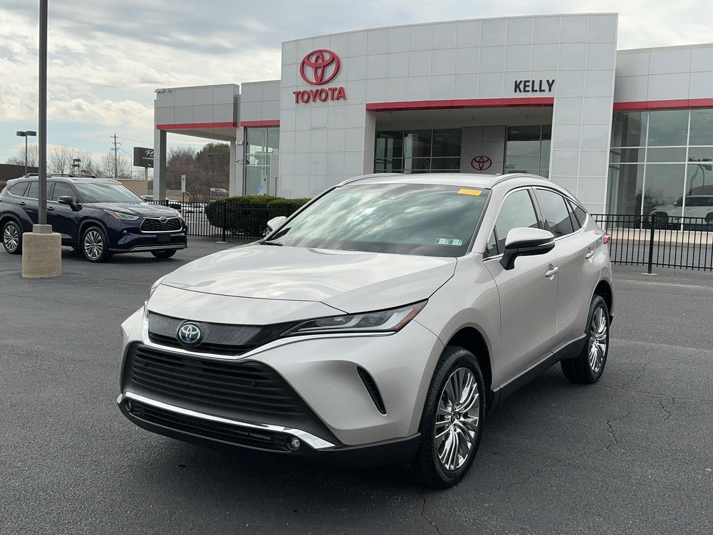 2023 Toyota Venza XLE