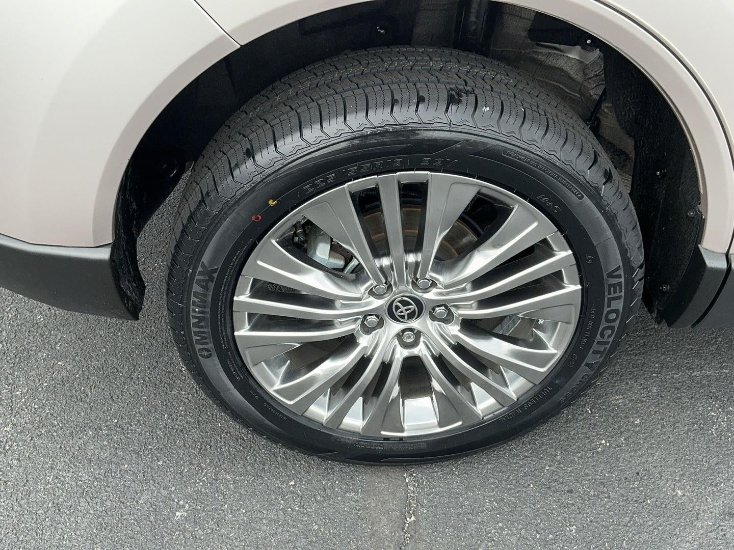 2023 Toyota Venza XLE