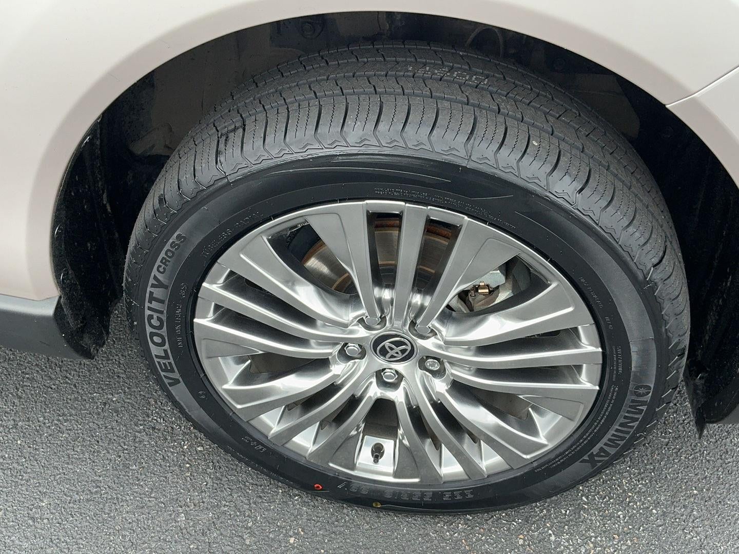 2023 Toyota Venza XLE