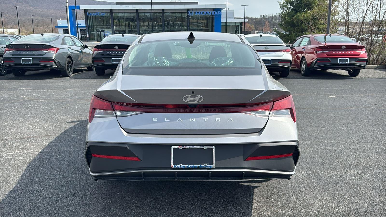 2026 Hyundai ELANTRA SE