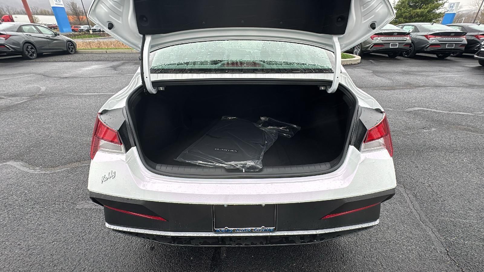 2026 Hyundai ELANTRA SE